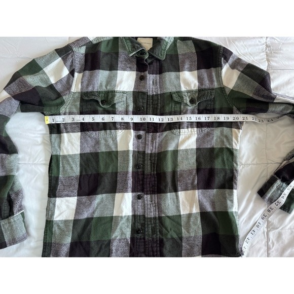American Eagle Flannel Green Black, White Plaid button down shirt Size Small EUC - Picture 3 of 10
